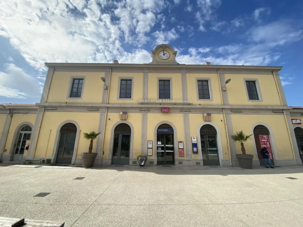 La Gare Coworking - Aix | Bureaux, Salle de Réunion, Coworking, Formations.