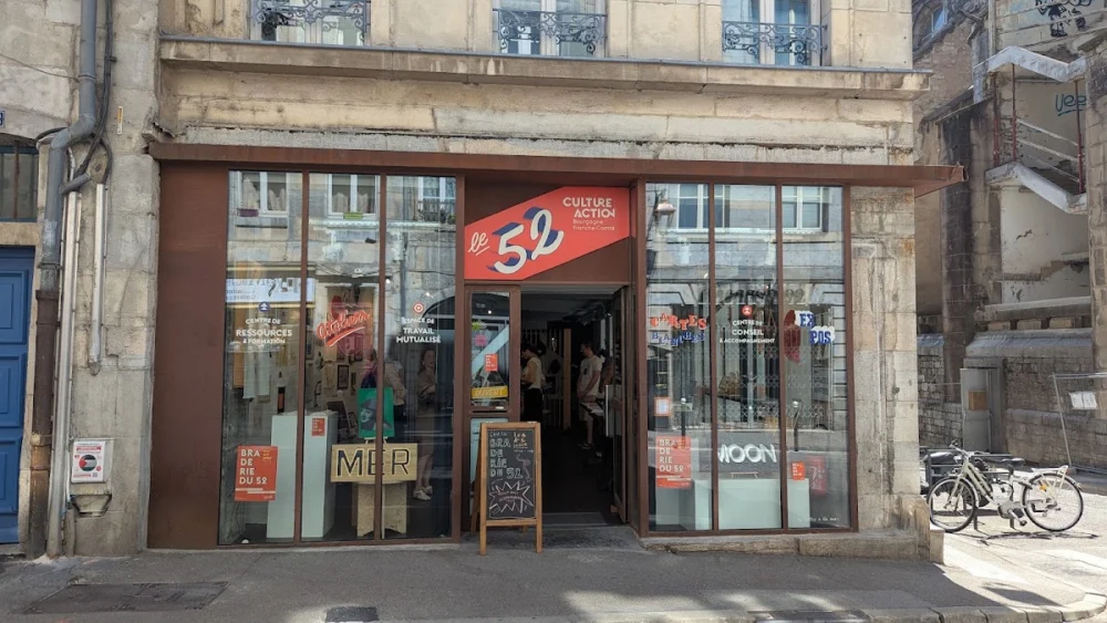 Le 52